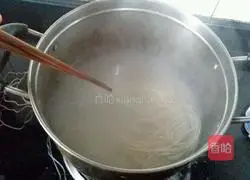 Fried rice noodles with parsley Illustration of how to do it 1