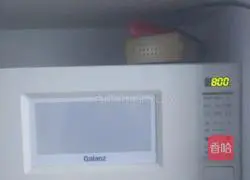 Pictures of how to make sausage pizza 4