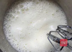 Illustration of how to make chiffon cake rolls 3