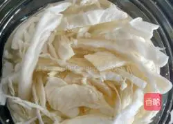 Illustration of how to make spicy and sour kimchi 3