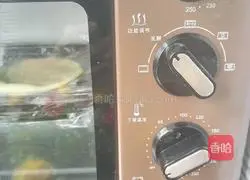 6 Illustration of how to make mini pizza base 9