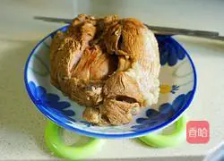  Illustration of how to make mutton steamed buns 19