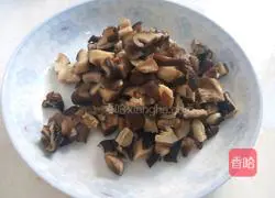 Illustration of how to make braised pork rice with mushrooms 3