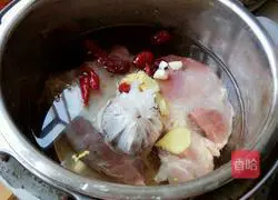 Illustration of how to make soy beef 6