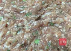 Illustration of how to make thousands of meat rolls 4