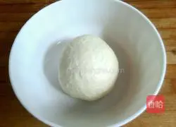 Pictures of how to make pepper and sausage pizza 3