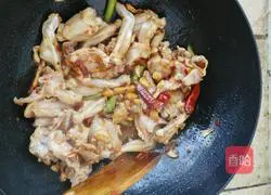 Illustration of how to make pepper bullfrog 4