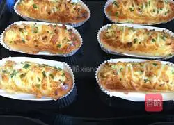 Illustration of how to make Marisula cheese and meat floss bread 18