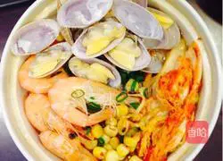 Illustration of how to make kimchi and seafood rice noodles 4