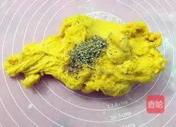 Pumpkin Shrimp Bacon Pizza Recipe Illustration 6