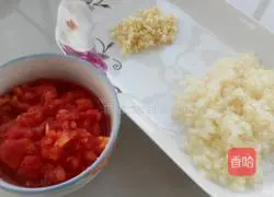 Illustration of how to make pizza sauce 2