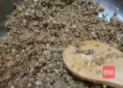 Illustration of how to make crispy beef dumplings 6