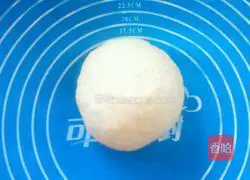 Illustration of how to make shrimp and bacon pizza 8