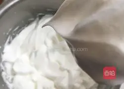 Illustration of how to make hot noodle chiffon cake 6