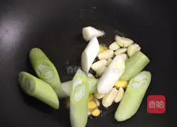 Illustration of three-juice braised chicken wings 4