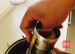 Illustration of making noodles 6