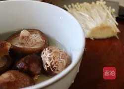 Illustration of how to make braised chicken and rice 2