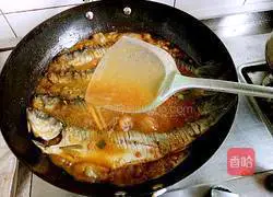 Illustration of how to cook herring in sauce 10