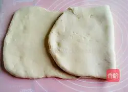 Illustration of how to make braided bean paste toast 6