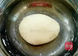 Illustration of how to make bacon rolls 4