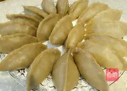 Illustration of how to make steamed oatmeal dumplings stuffed with chives 5