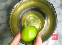 Illustration of how to make Matcha flavored cake roll 5