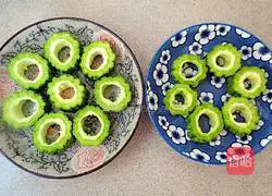 Illustration of how to make bitter melon stuffed with meat 3