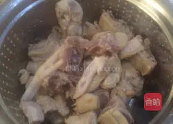 Illustration of authentic Yunnan Jianshui steam pot chicken recipe 6