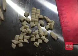 Illustration of how to make braised sesame seeds 4