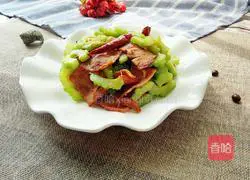 Illustration of how to make fried bacon with bitter melon 9