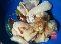 Illustration of how to make fried chicken wings with bread crumbs 2