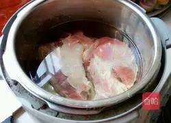 Illustration of how to make soy beef 2