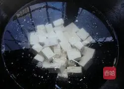 Illustration of how to make pickled cabbage and tofu soup 3