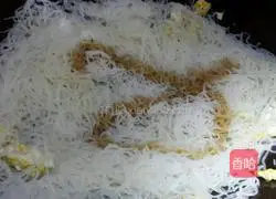 Illustration of how to make beef fried rice noodles 4