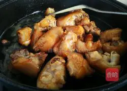 Illustration of Braised Pork Claws 8