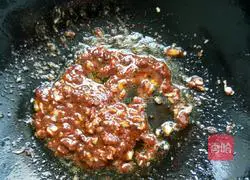 Illustration of how to make shredded pork with Jingjing sauce 10