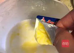 Illustration of how to make original strawberry layer cake 3