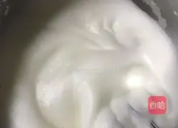 Illustration of how to make chiffon cake 8