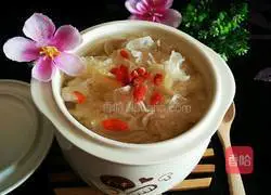 Little Bear Electric Stew Pot Series Wolfberry and Tremella Soup Recipe Illustration 10