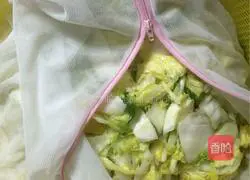 Pictures of how to make kimchi 5