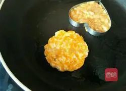 Illustration of how to make homemade Orleans burger 6