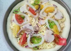 Illustration of how to make nine-inch seafood pizza 12