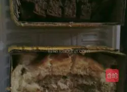 Illustration of how to make eight-treasure porridge, custard and bread pudding 5