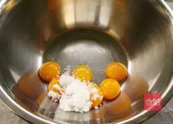 Illustration of how to make eight-inch hollow chiffon cake 3