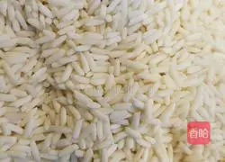 Wrap glutinous rice with lettuce Illustration of how to do it 1