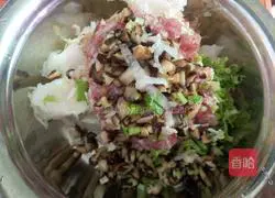 Illustration of how to make carrot balls 3