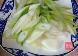 Illustration of how to make fried pork with sauce 3