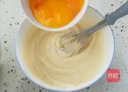 Gold Pillow Cake Recipe Illustration 9