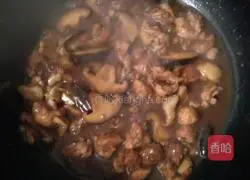 Illustration of how to make braised chicken legs with mushrooms 8
