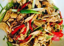 Illustration of how to make shredded chicken 8